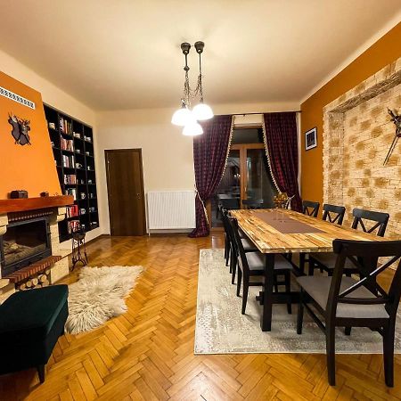 Central Apartment W/ Fire Place - Ground Floor Bucarest Extérieur photo