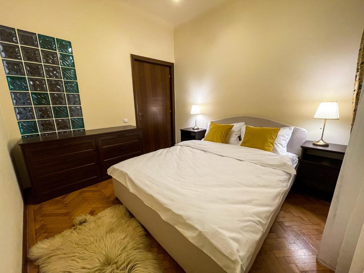 Central Apartment W/ Fire Place - Ground Floor Bucarest Extérieur photo